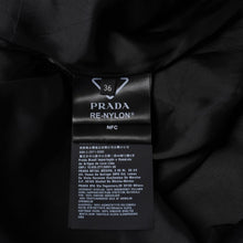 画像をギャラリービューアに読み込む, 極美品 PRADA プラダ Re-nylon ポーチ付き ノースリーブワンピーストライアングルロゴ メタル ポーチ ノースリーブ Aラインシルエット 中古 4a001964