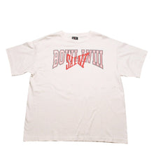 Load image into Gallery viewer, 新品未使用 SAINT MICHAEL セントマイケル BOWL LVIII SAINT 半袖Tシャツ サイズXL SAMPLE サンプル品 ホワイト レッド 中古 4a002175