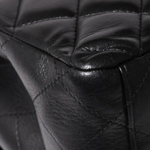 Load image into Gallery viewer, CHANEL シャネル マトラッセ23 Wフラップ Wチェーンショルダーバッグ A2500 1番台 ココマーク ラムスキン ブラック 美品 中古 4a002376
