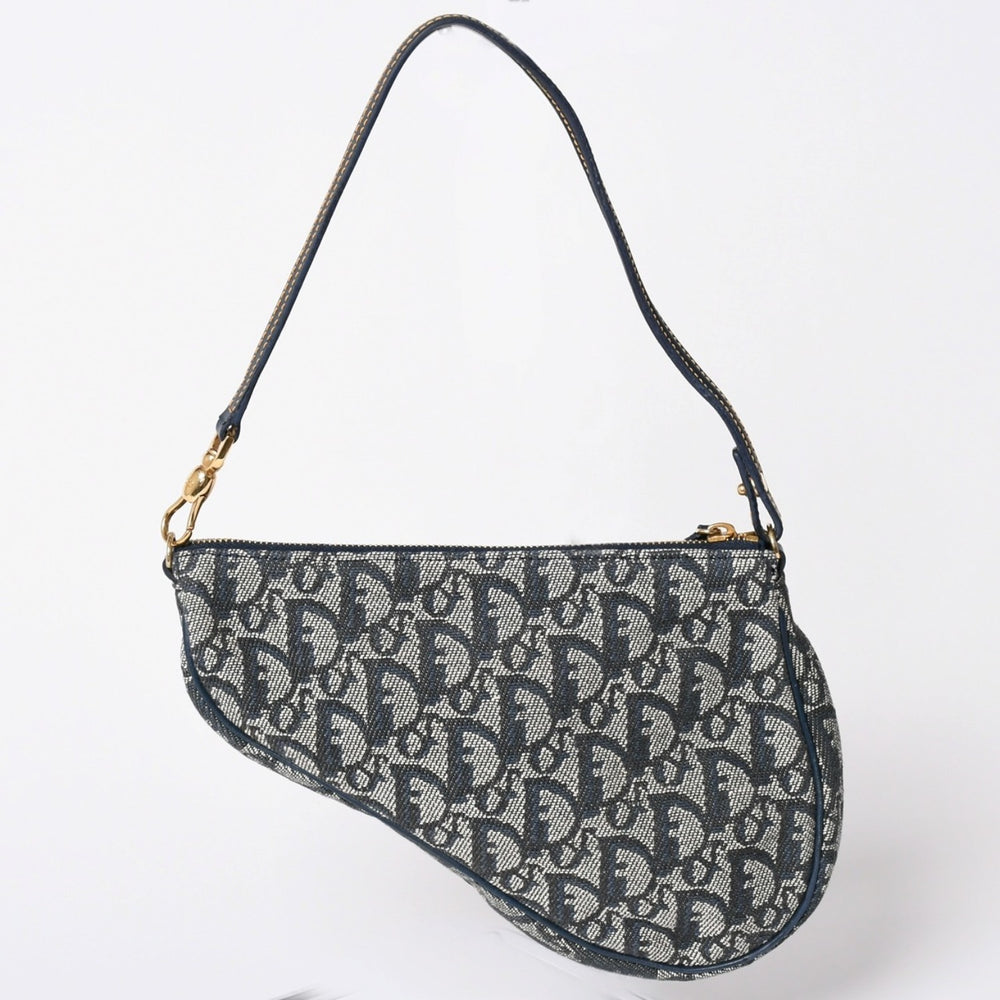 Very Good Condition Christian Dior Trotter Saddle Bag One Shoulder Bag Saddle Pouch MC0031 Navy Used 4a002404