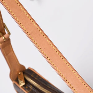 Very Good Condition LOUIS VUITTON One Shoulder Bag Pochette Croissant M51510 PVC Brown Used 4a002518