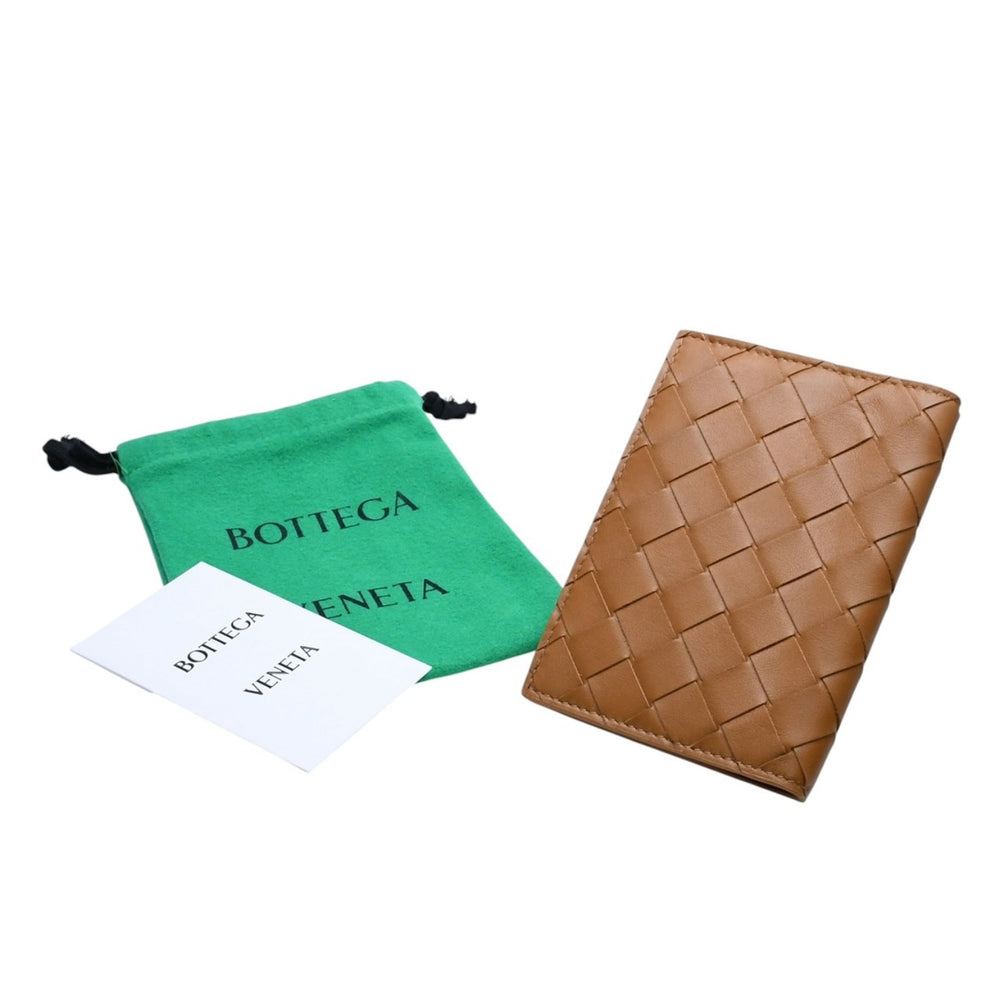 新品同様品 BOTTEGA VENETA ボッテガヴェネタ イントレチャート パスポートケース キャメル ブラウン 中古 4a002424