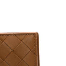 画像をギャラリービューアに読み込む, 新品同様品 BOTTEGA VENETA ボッテガヴェネタ イントレチャート パスポートケース キャメル ブラウン 中古 4a002424