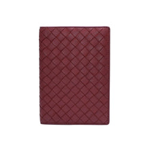 画像をギャラリービューアに読み込む, BOTTEGA VENETA ボッテガヴェネタ PASSPORT CASE パスポートケース イントレチャート レザー レッド 美品 中古 4a002428