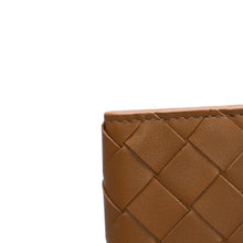 画像をギャラリービューアに読み込む, 新品同様品 BOTTEGA VENETA ボッテガヴェネタ イントレチャート パスポートケース キャメル ブラウン 中古 4a002424