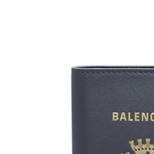画像をギャラリービューアに読み込む, 極美品 BALENCIAGA バレンシアガ PASSPORT CASE パスポートケース グレー ゴールド ブラック 787742 中古 4a002436
