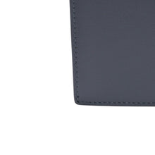 画像をギャラリービューアに読み込む, 極美品 BALENCIAGA バレンシアガ PASSPORT CASE パスポートケース グレー ゴールド ブラック 787742 中古 4a002436