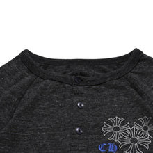 Load image into Gallery viewer, 極美品 CHROME HEARTS クロムハーツ ヘンリーネック 7部袖Tシャツ サイズM CHプラス サークルロゴ チャコールグレー 中古 4a002863