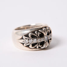 Load image into Gallery viewer, CHROME HEARTS クロムハーツ FLRL CRS P DMND オールド フローラルクロスリング 重量約15.5g サイズ14号 パヴェダイヤ 純正 美品 中古 4b013089