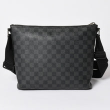 Load image into Gallery viewer, 極美品 LOUIS VUITTON ルイヴィトン ミックPM ショルダーバッグ N41211 ブラック ダミエ グラフィット 中古 4b010796