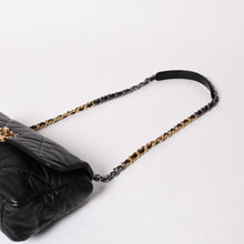 Load image into Gallery viewer, 極美品 CHANEL シャネル CHANEL19 LARGE シャネル19 ラージ チェーンショルダーバッグ AS1161 28番台 ラムスキン ブラック 中古 4a002467