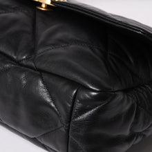 Load image into Gallery viewer, 極美品 CHANEL シャネル CHANEL19 LARGE シャネル19 ラージ チェーンショルダーバッグ AS1161 28番台 ラムスキン ブラック 中古 4a002467