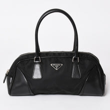 画像をギャラリービューアに読み込む, PRADA プラダ ハンドバッグ B10747 トライアングルロゴ 三角プレート ナイロン レザー ブラック シルバー金具 良品 中古 4a002471
