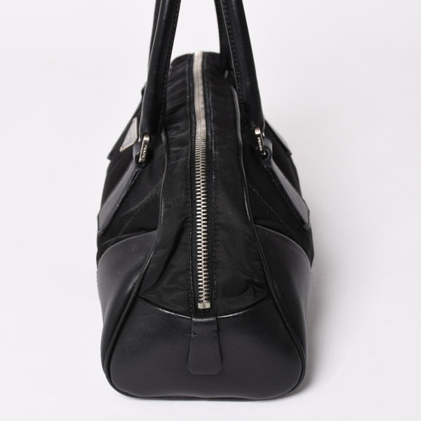 PRADA プラダ ハンドバッグ B10747 トライアングルロゴ 三角プレート ナイロン レザー ブラック シルバー金具 良品 中古 4a002471