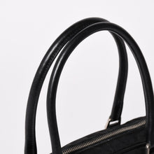 画像をギャラリービューアに読み込む, PRADA プラダ ハンドバッグ B10747 トライアングルロゴ 三角プレート ナイロン レザー ブラック シルバー金具 良品 中古 4a002471