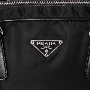 PRADA プラダ ハンドバッグ B10747 トライアングルロゴ 三角プレート ナイロン レザー ブラック シルバー金具 良品 中古 4a002471