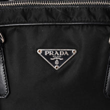 画像をギャラリービューアに読み込む, PRADA プラダ ハンドバッグ B10747 トライアングルロゴ 三角プレート ナイロン レザー ブラック シルバー金具 良品 中古 4a002471