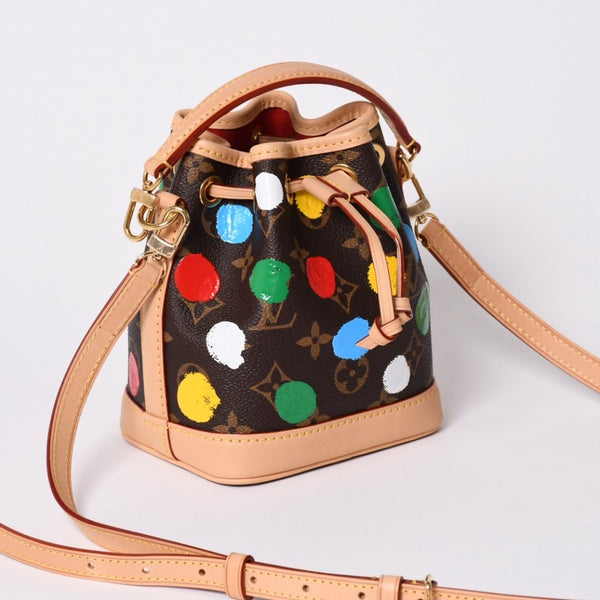 新品同様 LOUIS VUITTON ルイヴィトン 草間彌生コラボ ショルダーバッグ モノグラム ナノノエ M81863 ブラウン 中古 4a002388