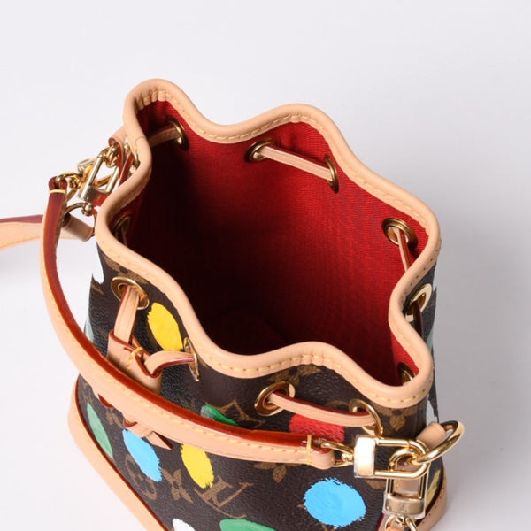 新品同様 LOUIS VUITTON ルイヴィトン 草間彌生コラボ ショルダーバッグ モノグラム ナノノエ M81863 ブラウン 中古 4a002388