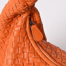 画像をギャラリービューアに読み込む, BOTTEGA VENETA ボッテガヴェネタ ホーボー ワンショルダーバッグ イントレチャート 115654 V0016 レザー オレンジ 美品 中古 4a002025