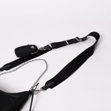 画像をギャラリービューアに読み込む, 極美品 PRADA プラダ ホーボー ワンショルダーバッグ 1BH204 トライアングルロゴ 三角ロゴプレート ナイロン ブラック 中古 4a002395