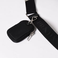 画像をギャラリービューアに読み込む, 極美品 PRADA プラダ ホーボー ワンショルダーバッグ 1BH204 トライアングルロゴ 三角ロゴプレート ナイロン ブラック 中古 4a002395