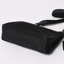 画像をギャラリービューアに読み込む, 極美品 PRADA プラダ ホーボー ワンショルダーバッグ 1BH204 トライアングルロゴ 三角ロゴプレート ナイロン ブラック 中古 4a002395