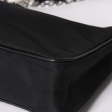 画像をギャラリービューアに読み込む, 極美品 PRADA プラダ ホーボー ワンショルダーバッグ 1BH204 トライアングルロゴ 三角ロゴプレート ナイロン ブラック 中古 4a002395