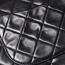 画像をギャラリービューアに読み込む, 極美品 CHANEL シャネル マトラッセ25 Wフラップ Wチェーンショルダーバッグ 3番台 ココマーク ラムスキン ブラック ゴールド金具 中古 4a002445