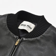 画像をギャラリービューアに読み込む, 極美品 MIU MIU ミュウミュウ ロゴパッチ ボンバージャケット レザージャケット ブルゾン ブラック サイズ42 中古 4a002564