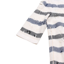 画像をギャラリービューアに読み込む, 極美品 CHANEL シャネル ボーダー柄ニットワンピース カメリア刺繍 パールボタン ボーダー ホワイト ネイビー ココマーク P56095K07378 中古 4a002567