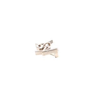 YVES SAINT LAURENT イヴ・サンローラン ブローチ カサンドラ ブランドロゴ オピウム ゴールド 美品 中古 4a002400