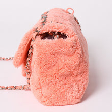 画像をギャラリービューアに読み込む, 極美品 CHANEL シャネル ココビーチ フラップバッグ ショルダーバッグ 2019 マトラッセキルティング テリークロス ラムスキン ココマーク ターンロック 27番台 シルバー金具 中古 4a002885