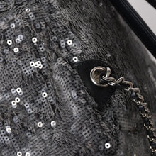 Load image into Gallery viewer, 極美品 CHANEL シャネル Spangles Mini Backpack スパンコール ミニリュック 25番台 シルバー金具 シルバーチェーン 中古 4a002843