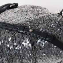Load image into Gallery viewer, 極美品 CHANEL シャネル Spangles Mini Backpack スパンコール ミニリュック 25番台 シルバー金具 シルバーチェーン 中古 4a002843