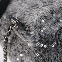 Load image into Gallery viewer, 極美品 CHANEL シャネル Spangles Mini Backpack スパンコール ミニリュック 25番台 シルバー金具 シルバーチェーン 中古 4a002843