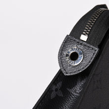 画像をギャラリービューアに読み込む, 極美品 LOUIS VUITTON ルイヴィトン 草間彌生 ポシェット・ヴォワヤージュMM M81973 シルバー金具 ブラック 中古 4a002617