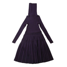 Load image into Gallery viewer, 極美品 CHANEL シャネル タートルネックニットワンピース ココマーク P34256 K00946 パープル ウール 中古 4a002621