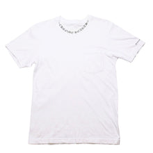 画像をギャラリービューアに読み込む, CHROME HEARTS クロムハーツ NECK LOGO S/S TEE ポケット付き 半袖Tシャツ ホワイト スクロールラベルロゴ CHロゴ ホワイト Sサイズ 美品 中古 4a003224