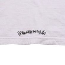 画像をギャラリービューアに読み込む, CHROME HEARTS クロムハーツ NECK LOGO S/S TEE ポケット付き 半袖Tシャツ ホワイト スクロールラベルロゴ CHロゴ ホワイト Sサイズ 美品 中古 4a003224
