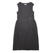 Load image into Gallery viewer, CHANEL シャネル ワンピース ノースリーブ スカート グレー ニット ココマーク タグ欠品 美品 中古 4a002620