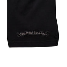 画像をギャラリービューアに読み込む, CHROME HEARTS クロムハーツ VINE DAGGER ヴァインダガー 半袖Tシャツ サイズS オールドイングリッシュロゴ ブラック 美品 中古 4a003163