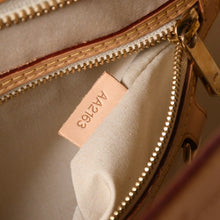 画像をギャラリービューアに読み込む, LOUIS VUITTON ルイヴィトン ブレアMM ハンドバッグ 2WAY M90180 モノグラム ヴェルニ イエロー ブラウン 美品 中古 4a002716