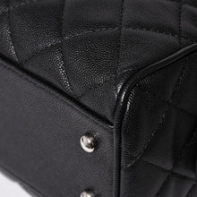 画像をギャラリービューアに読み込む, 極美品 CHANEL シャネル チェーンワンショルダーバッグ AS5579 ランダム番台 ココマーク キャビアスキン ブラック シルバー金具 中古 4a002737