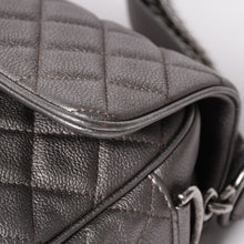 画像をギャラリービューアに読み込む, CHANEL シャネル デカマトラッセ シングルフラップ シルバー 22番台 キャビアスキン シルバー金具 美品 中古 4a003074