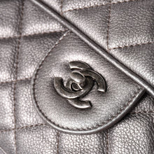 画像をギャラリービューアに読み込む, CHANEL シャネル デカマトラッセ シングルフラップ シルバー 22番台 キャビアスキン シルバー金具 美品 中古 4a003074