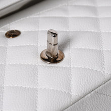 画像をギャラリービューアに読み込む, 極美品 CHANEL シャネル マトラッセ25 Wフラップ Wチェーンショルダーバッグ 12番台 キャビアスキン ホワイト シルバー金具 中古 4a002758