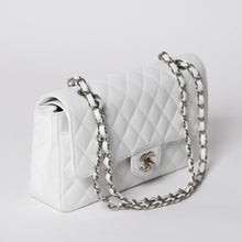 画像をギャラリービューアに読み込む, 極美品 CHANEL シャネル マトラッセ25 Wフラップ Wチェーンショルダーバッグ 12番台 キャビアスキン ホワイト シルバー金具 中古 4a002758