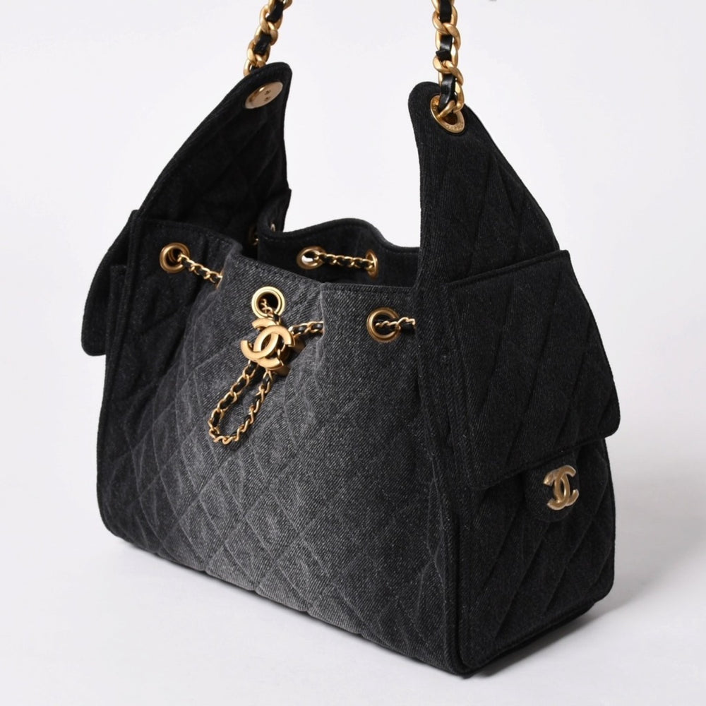New and unused CHANEL 26SS CHANEL 25 Mini One Shoulder Bag AS5631 Random Number Coco Mark Denim Black Used 4a002521