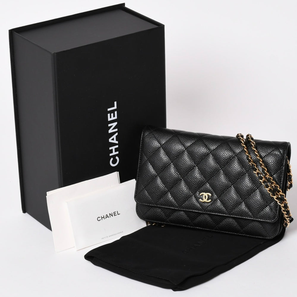新品未使用 CHANEL シャネル チェーンウォレット 長財布 AP0250 ランダム ココマーク キャビアスキン ブラック ゴールド金具 中古 4a002015